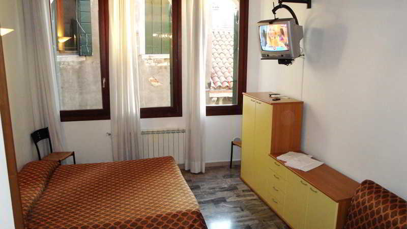 Ariel Silva Hotel Venezia